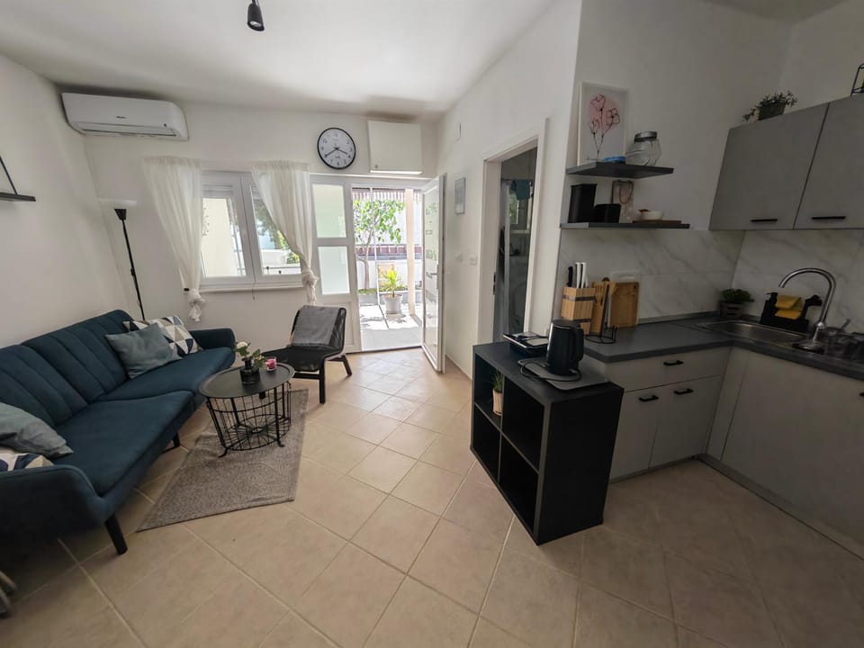 Apartment Helena Rovanjska Apartment in Zadar County