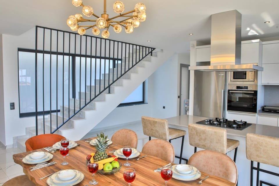 Modern 4 Bedroom villa with sea views & salt-water pool Villa in Kalkan Belediyesi