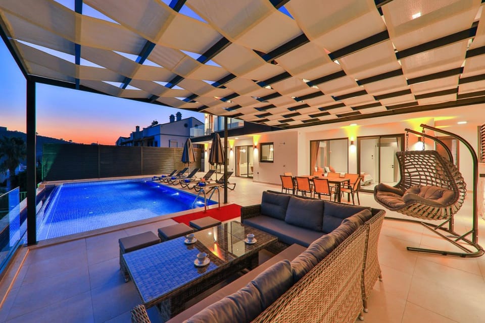 Modern 4 Bedroom villa with sea views & salt-water pool Villa in Kalkan Belediyesi