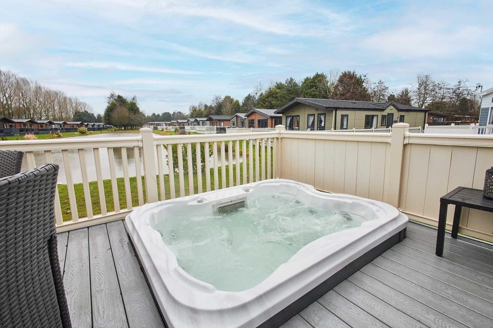 Patio, Hot Tub, Lake view