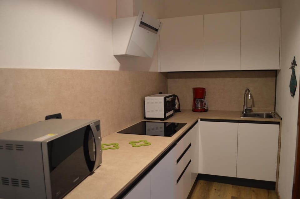 microwave, oven, kitchen