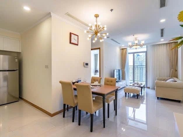 TV and multimedia, Kitchen or kitchenette, Living room, Seating area, Dining area, oven