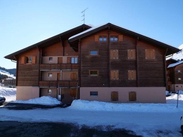 Property building, Day