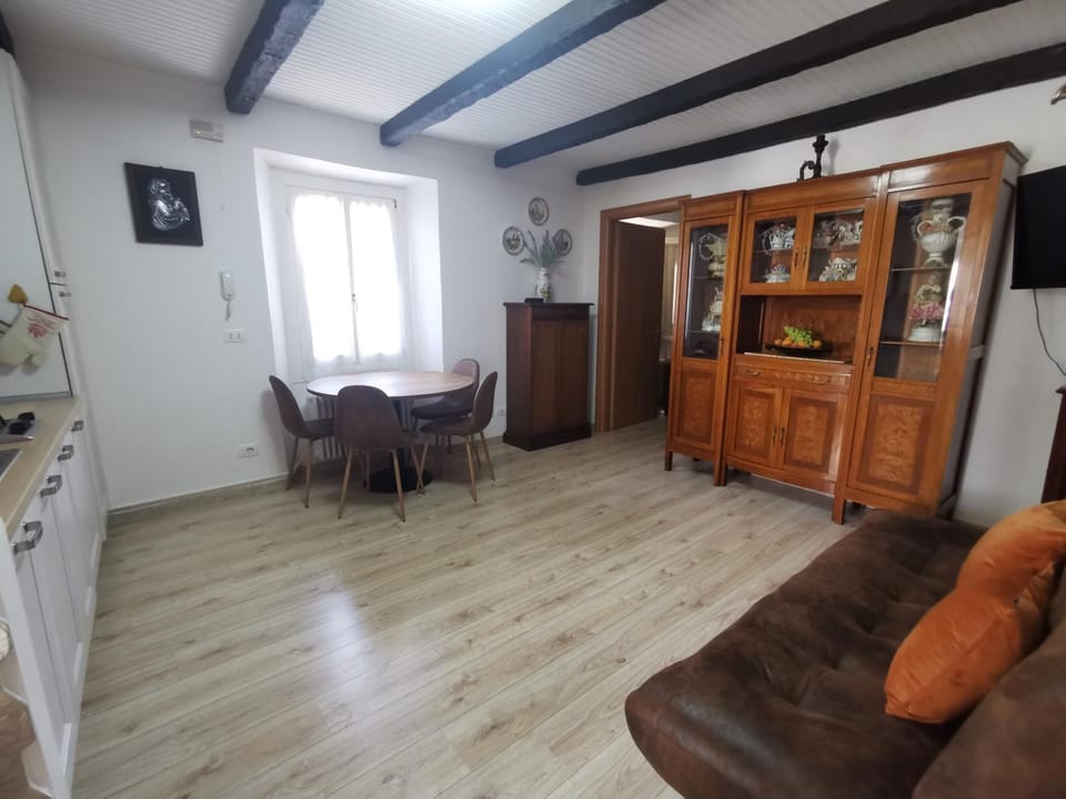 TV and multimedia, Kitchen or kitchenette, Living room, Seating area, Dining area, minibar