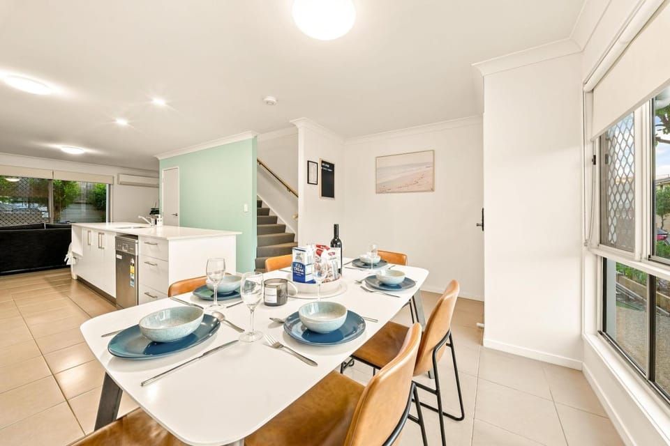 Dakabin Comfort Cozy Townhouse Ideal for Families House in Kallangur
