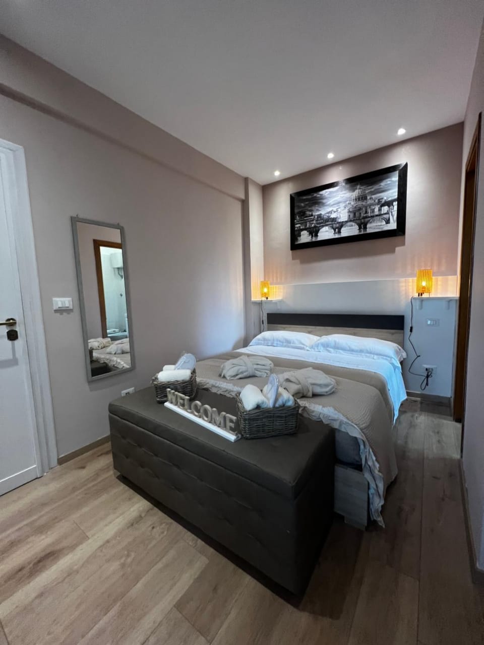 Bed, Photo of the whole room