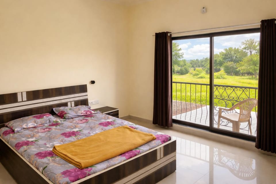 View (from property/room), Balcony/Terrace, Bedroom