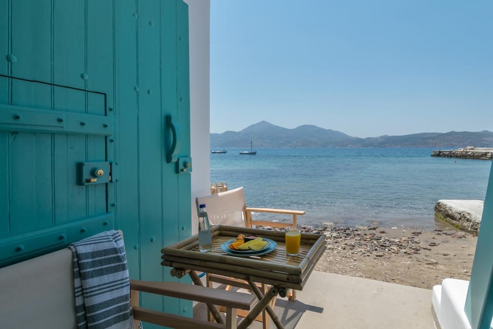 Turquoise Boathouse in Klima I Apartment in Milos