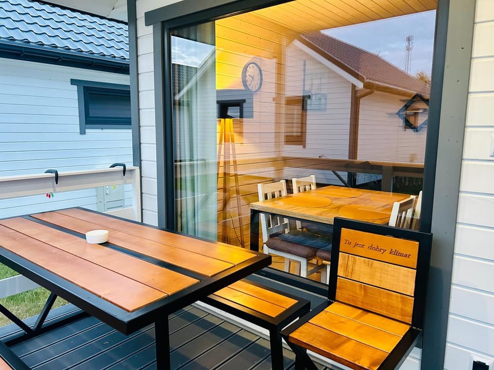 Patio, Seating area, Evening entertainment