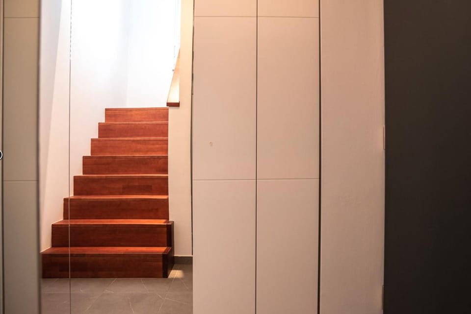 Communal lounge/ TV room, storage