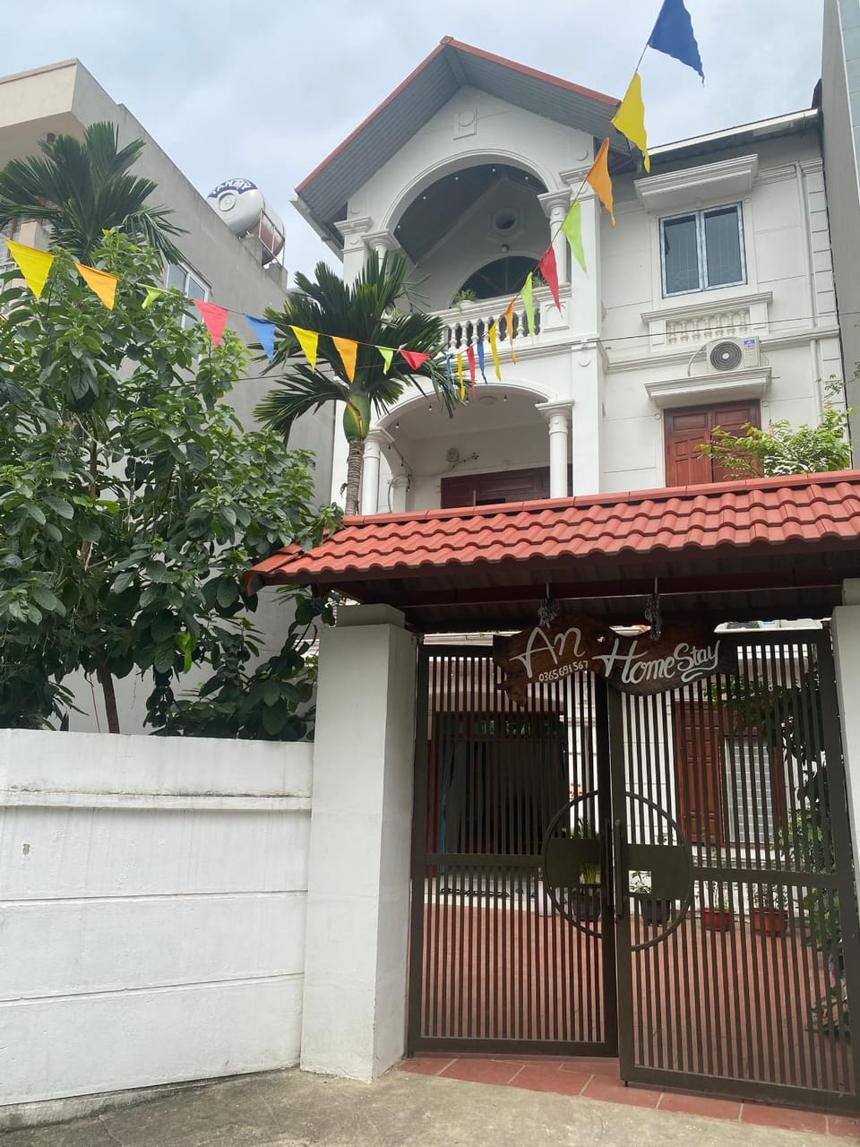 Facade/entrance