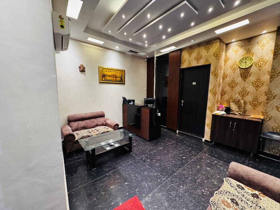 Yuvraj Residency - 1 minute walking from Golden Temple Hotel in Punjab, India