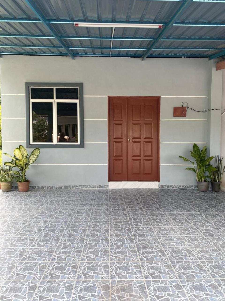 Facade/entrance