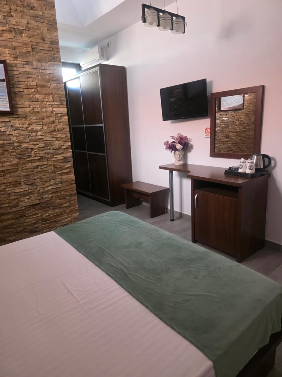 Bed, TV and multimedia, Photo of the whole room, Bedroom, minibar