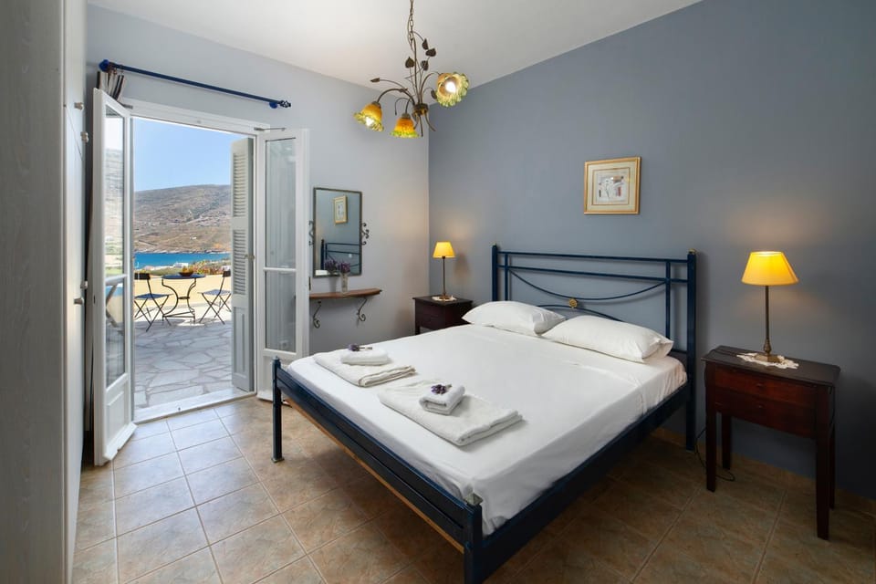 Bed, Bedroom, Sea view