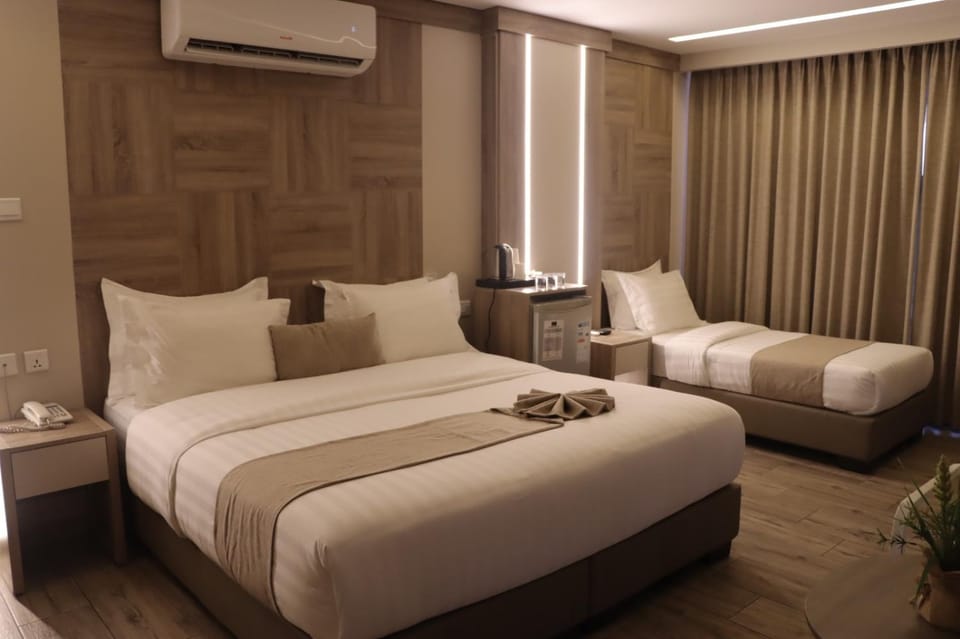 Bed, Photo of the whole room, air conditioner