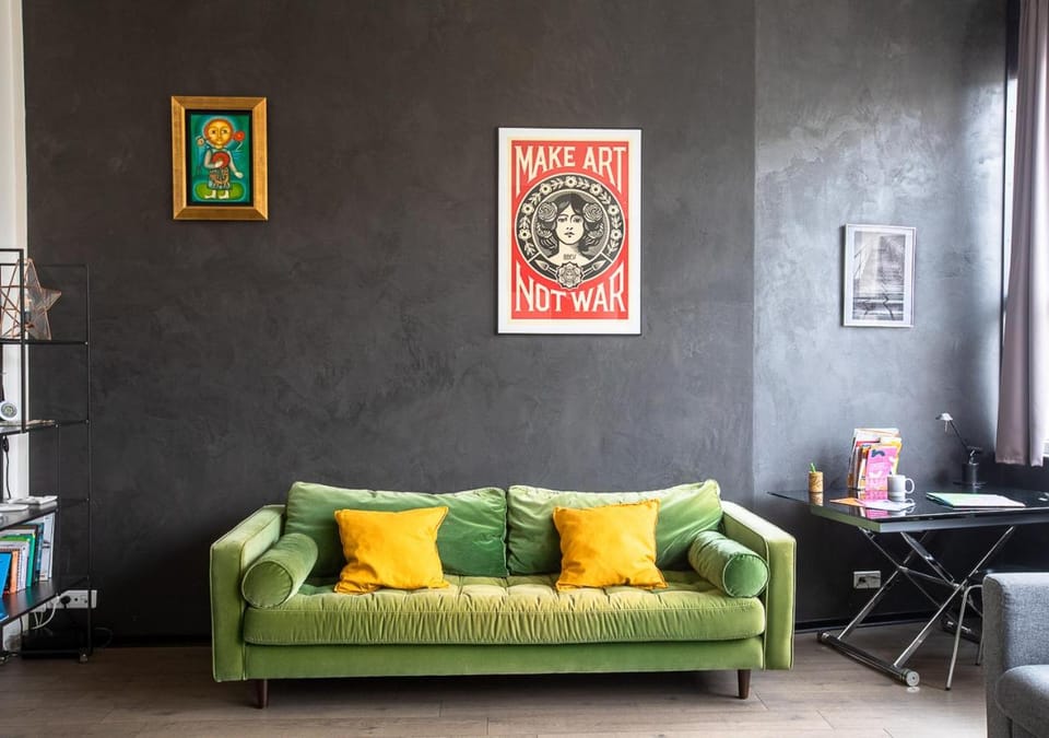 Living room, Seating area