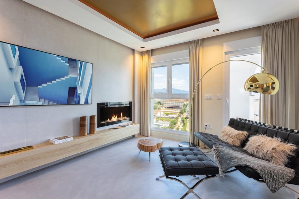 TV and multimedia, Living room, Seating area, flat iron