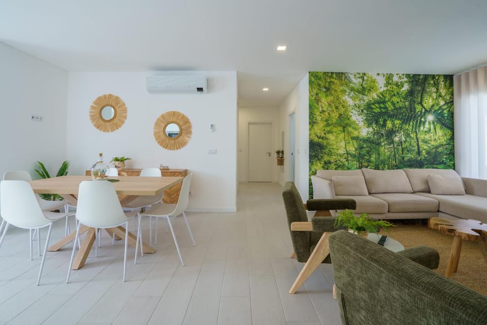 Living room, Dining area