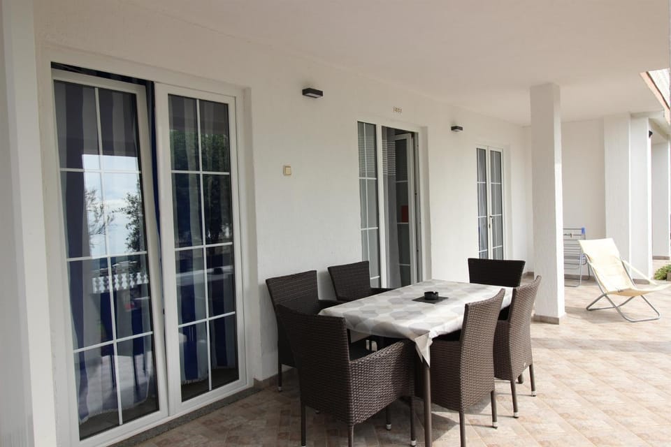 LUCA Ap4, APARTMENT IN FRONT OF THE BEACH Apartment in Novigrad