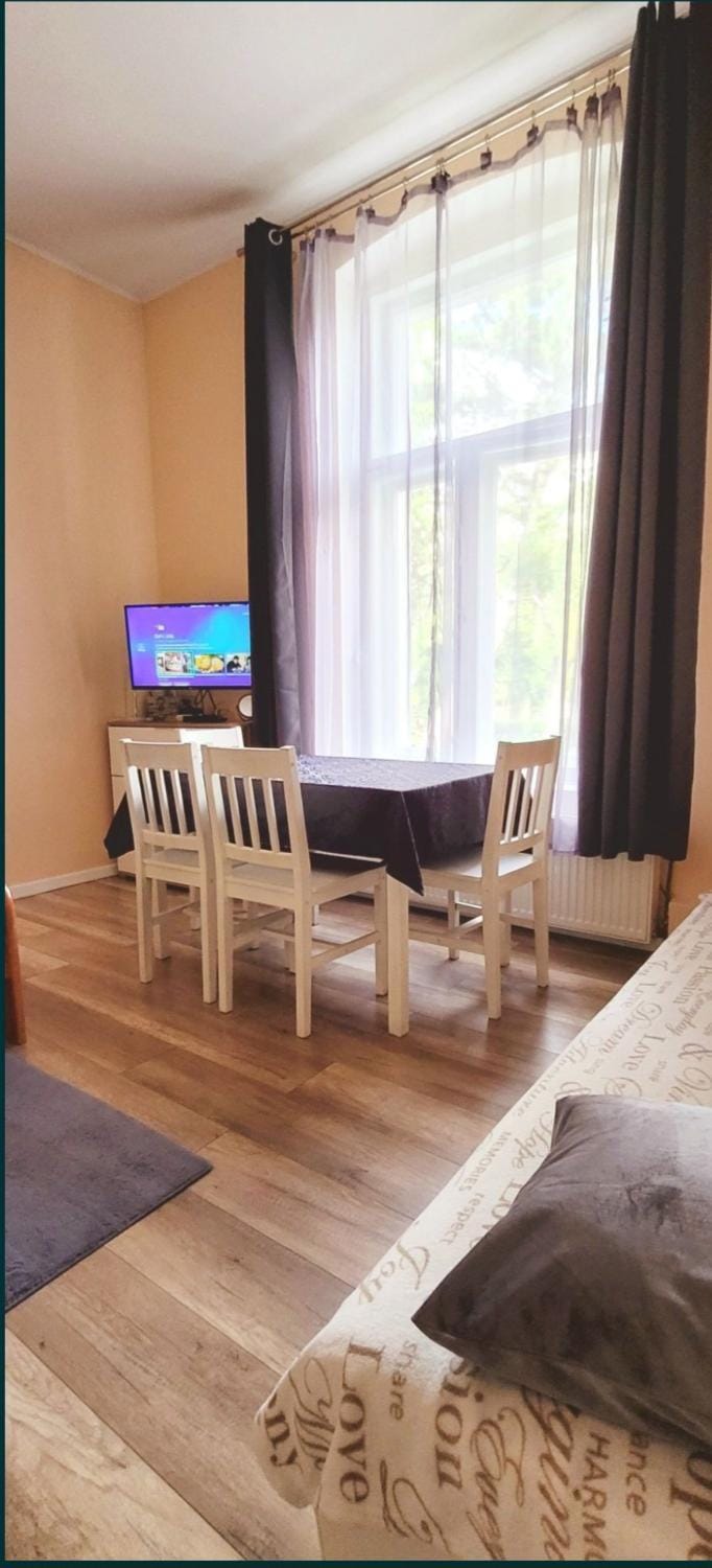 Living room, Photo of the whole room, Seating area, Bedroom