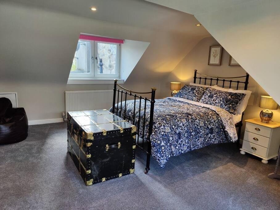 Bed, Bedroom
