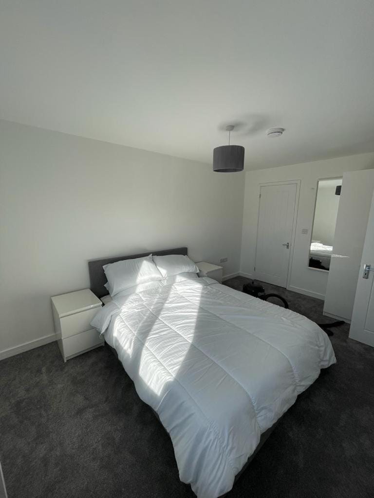 Double room with private bathroom in Basingstoke Vacation rental in Basingstoke