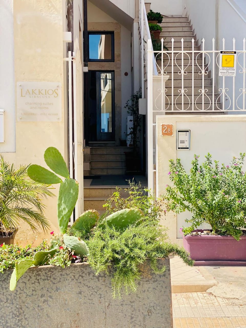 Facade/entrance
