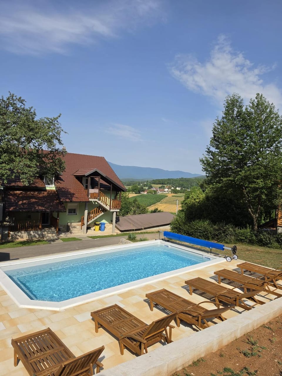 Day, Natural landscape, Mountain view, Pool view, Swimming pool, sunbed