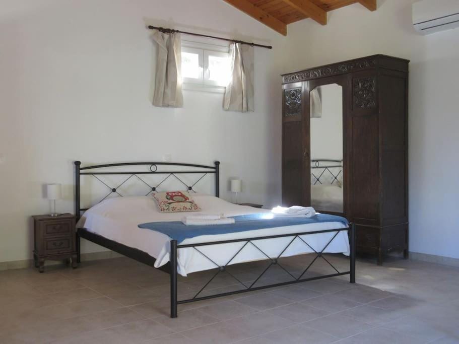 Bed, wardrobe