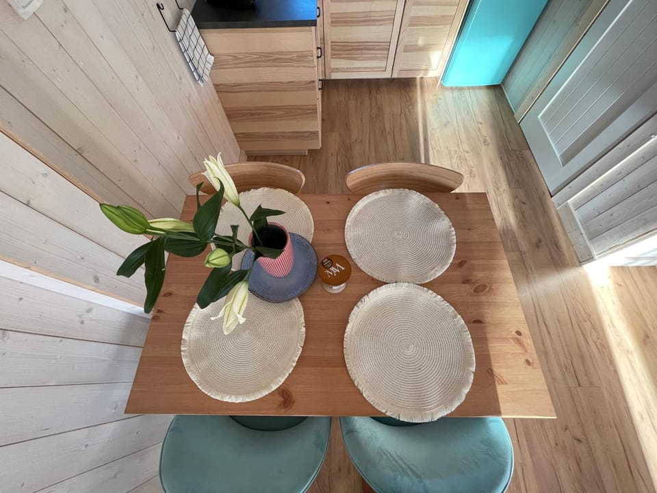 Food and drinks, Dining area