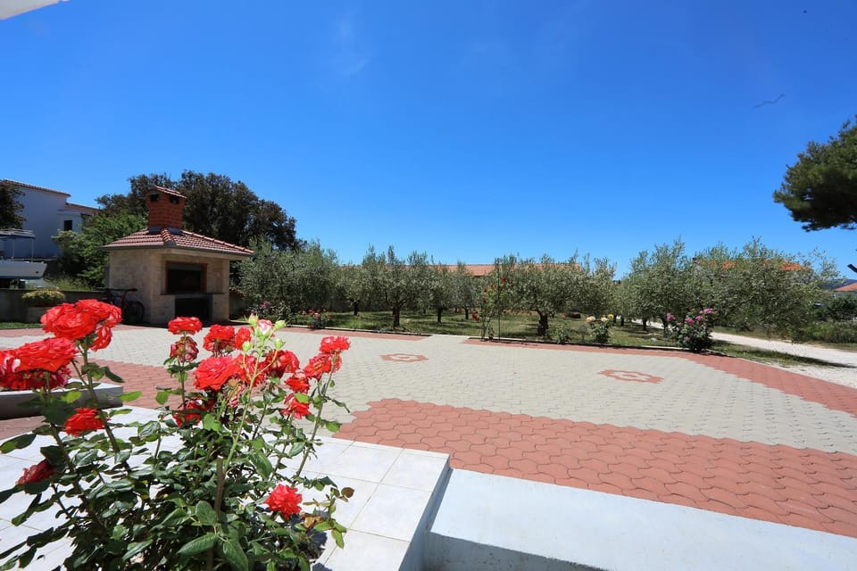 Apartmani Bruno Bed and Breakfast in Šibenik-Knin County, Croatia
