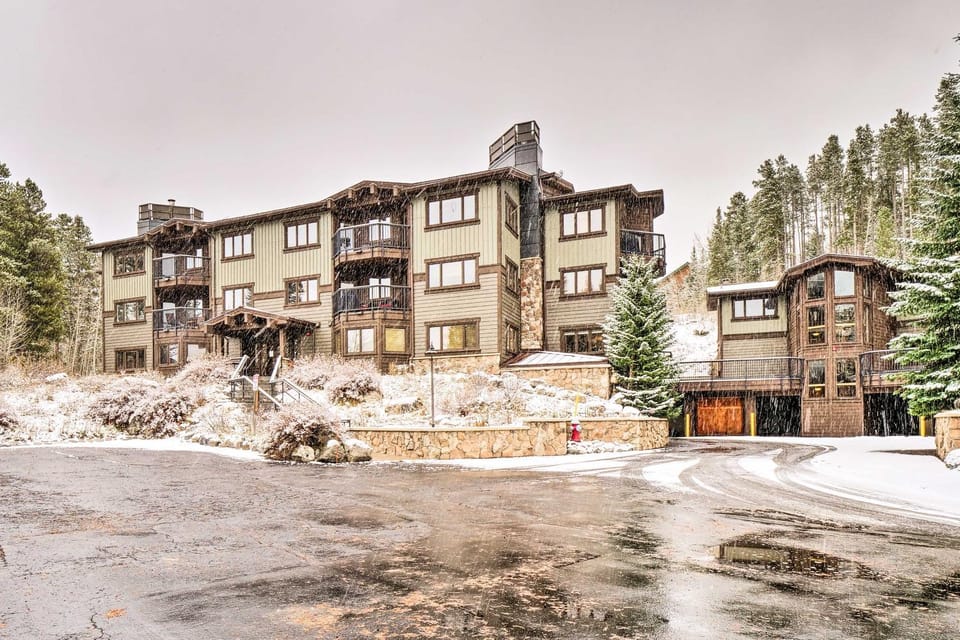 Walk to Shuttle: Breckenridge Retreat w/ Balcony! House in Breckenridge