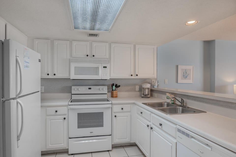 Oceanview 3BR Condo - 16th Floor - Spacious Floor Plan and Incredible Views! - Sand Dunes 1603 House in Myrtle Beach
