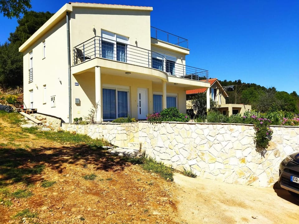Property building, Garden