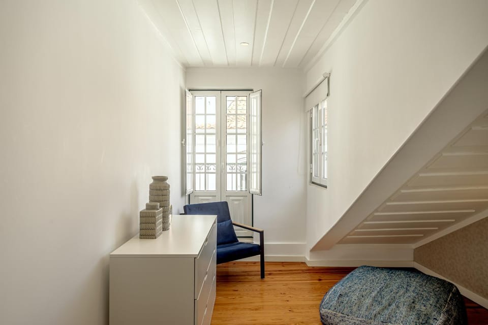 São Bento Modern by Homing Apartment in Lisbon