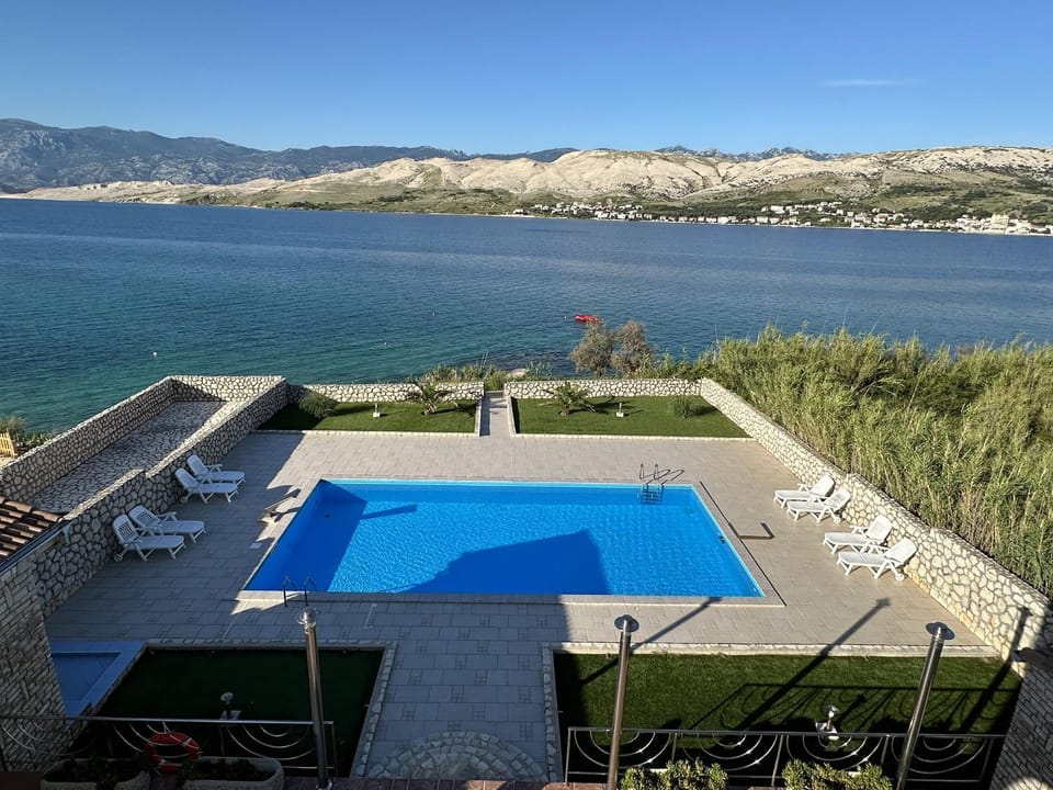 Day, Mountain view, Pool view, Sea view, Swimming pool, sunbed