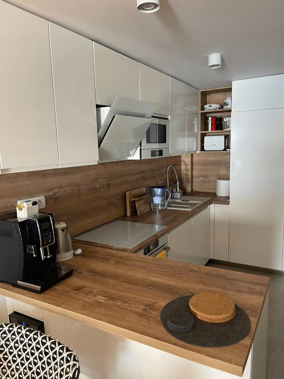 Lux Beach House M House in Budva Municipality