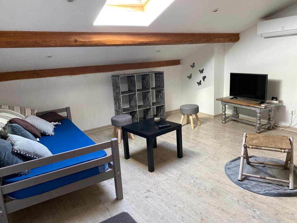 Loue appartement avec jardin Apartment in Provence-Alpes-Côte d'Azur