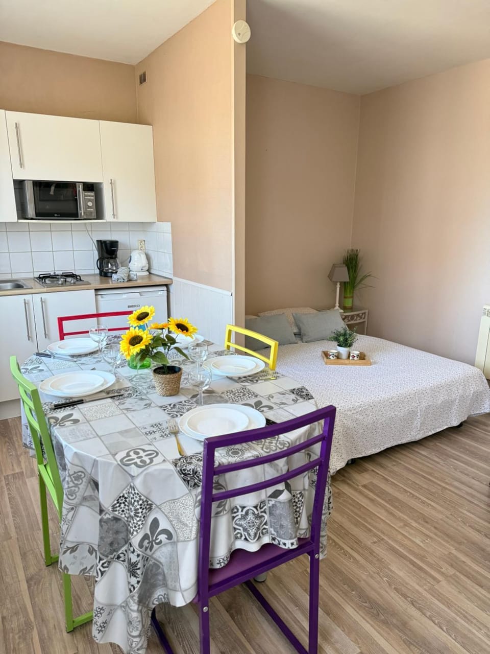 Living room, Dining area