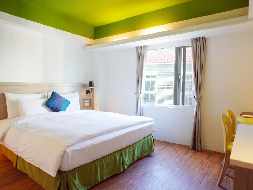 Bedroom, bunk bed