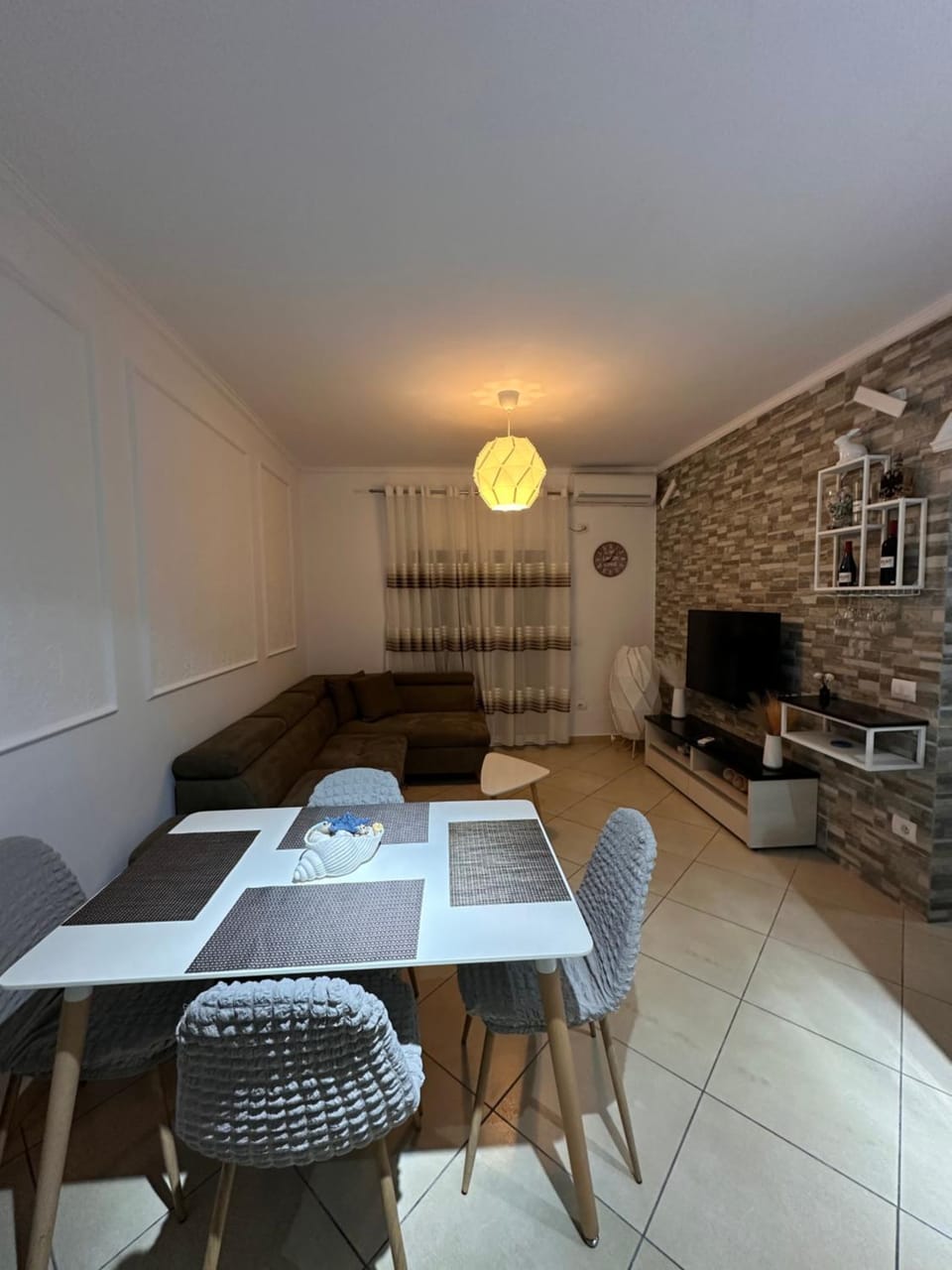 TV and multimedia, Living room, Dining area