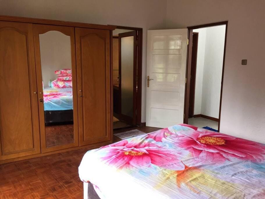 VILLA BATU Luxurious privacy 3BR villa@ klub bunga Villa in Batu