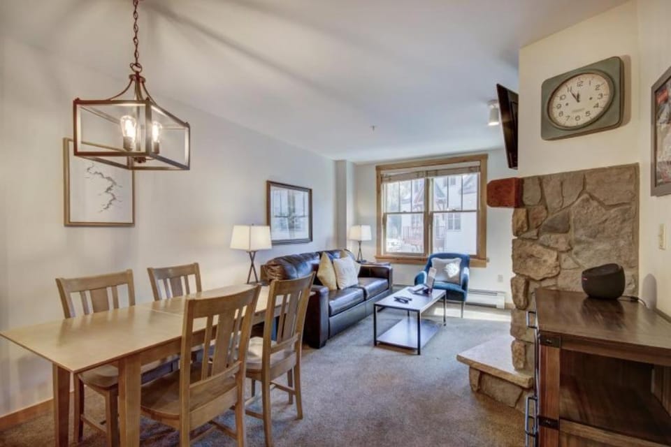 1 Bedroom Mountain Condo In River Run Village With Expansive Mountain Views And Walking Distance To Ski Slopes Apartment in Keystone