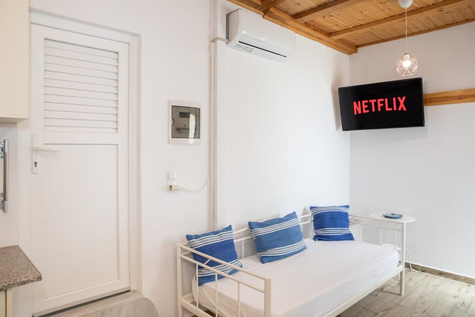 Melina Seafront Stone House Apartment in Kardamena