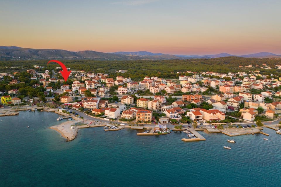 Nearby landmark, Day, Natural landscape, Bird's eye view, City view, Sea view