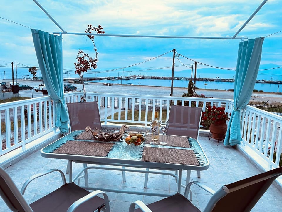 Natural landscape, View (from property/room), Balcony/Terrace, Sea view