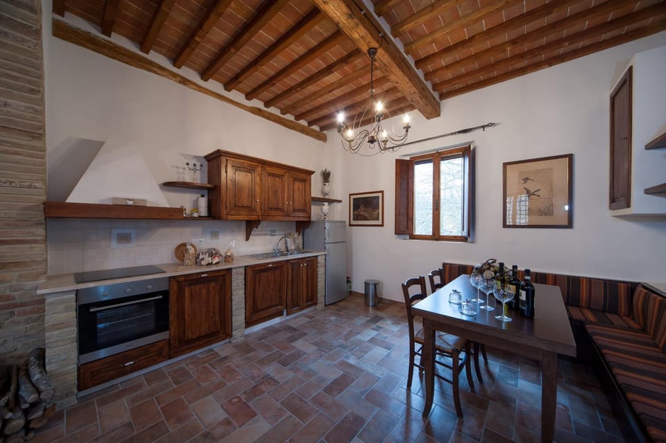 Kitchen or kitchenette, Food and drinks