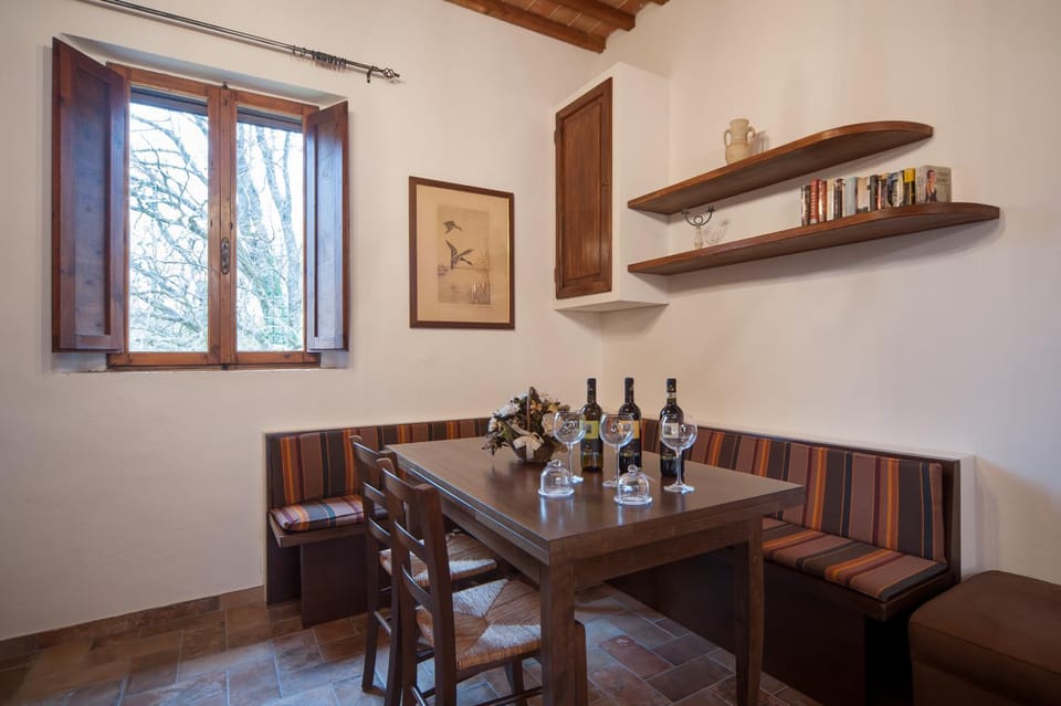 Dining area, Area and facilities