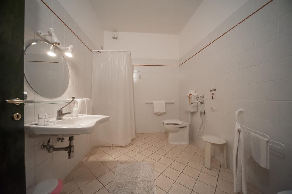 Toilet, Bathroom, Area and facilities
